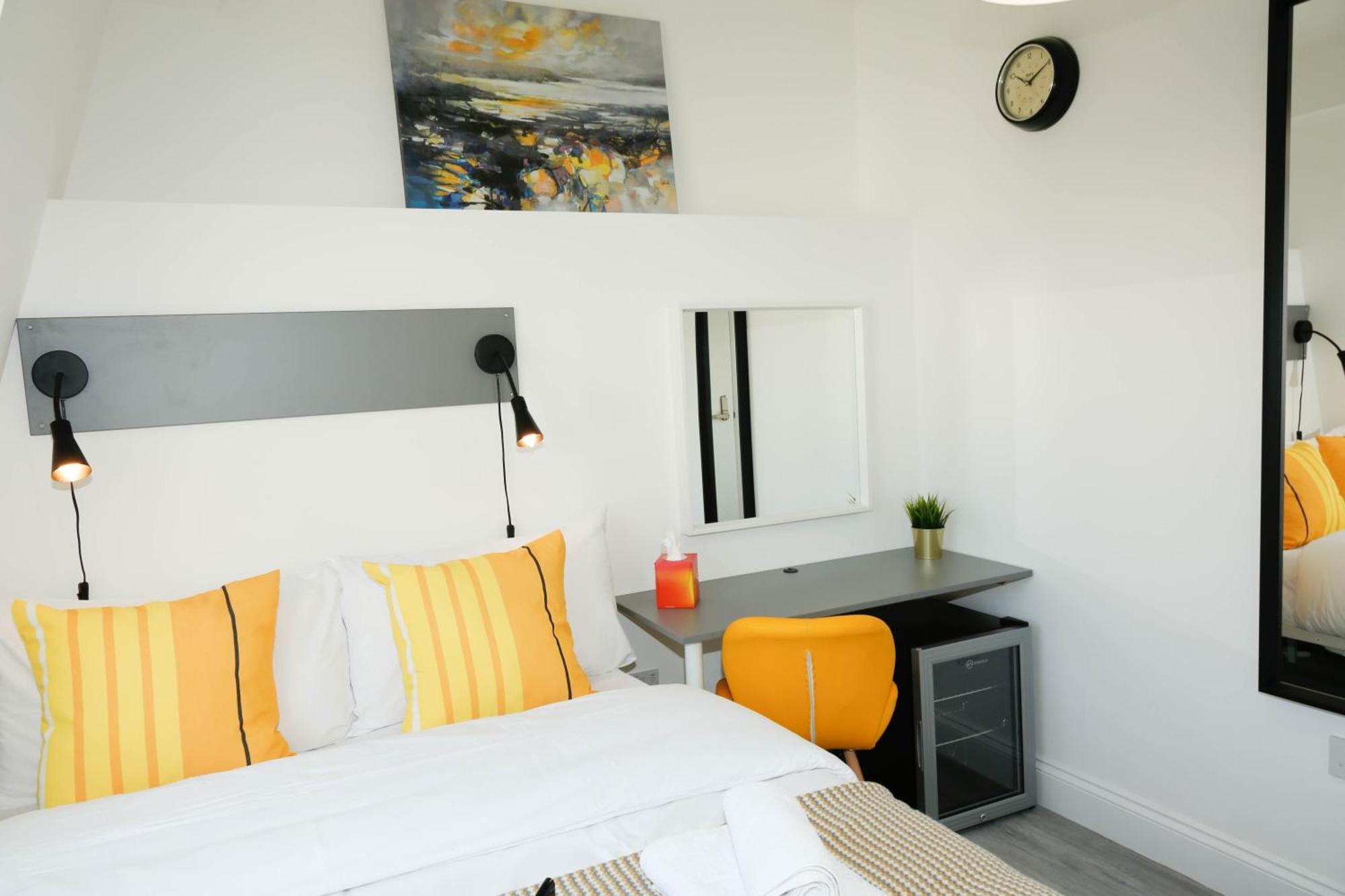 Luxury Rooms In Camden Town Near Shops, Cafes, Bars & Metro With Shared Bathrooms Londres Exterior foto