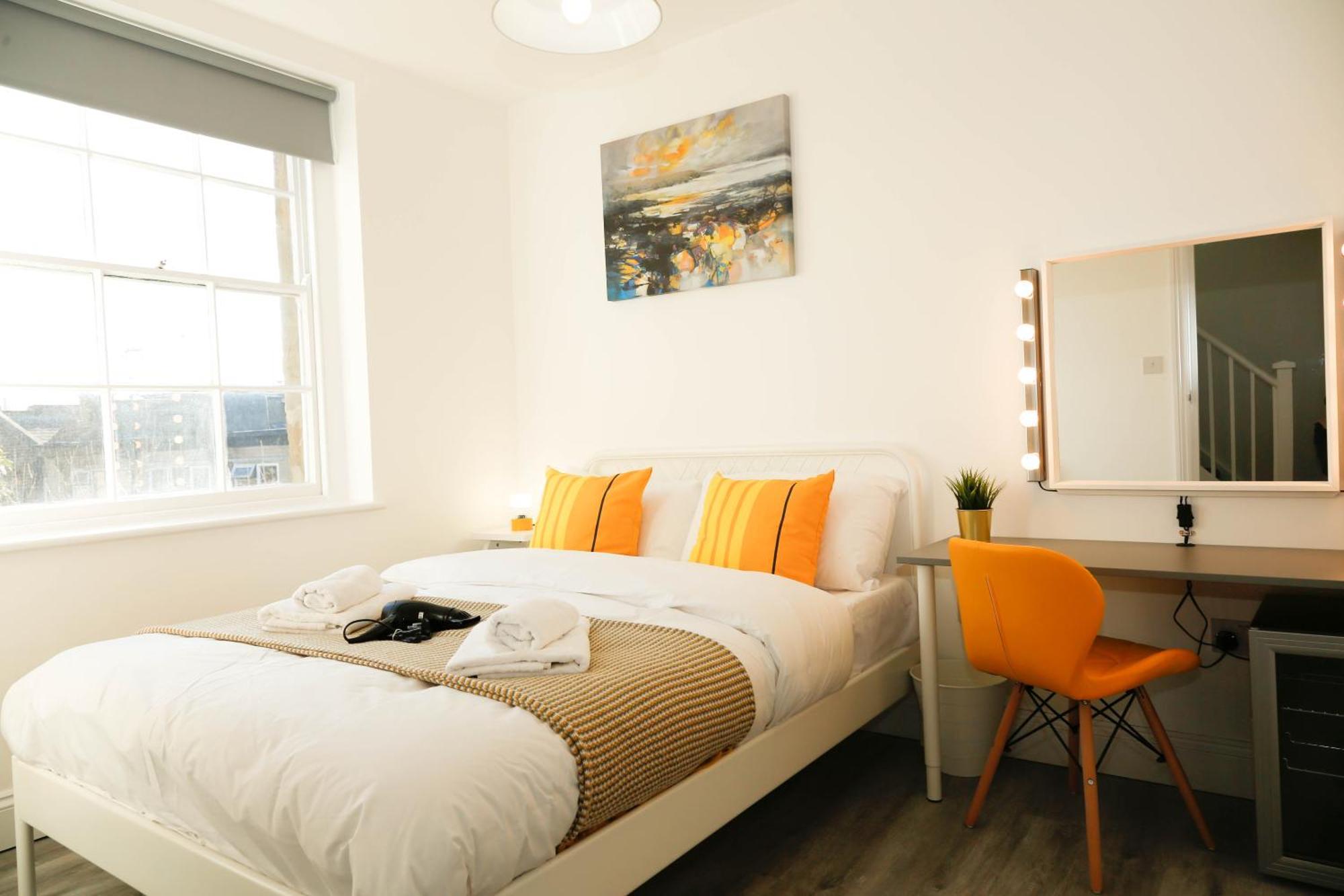 Luxury Rooms In Camden Town Near Shops, Cafes, Bars & Metro With Shared Bathrooms Londres Exterior foto